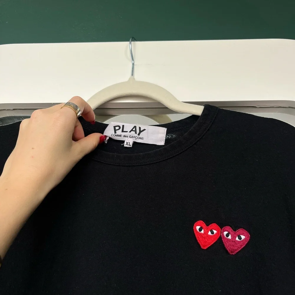 COMME DES GARÇONS PLAY Double Heart Tee - Picture 5 of 7